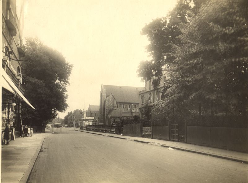08, Penge High Street looking towards Clock House, Congregational Church on right, 1923.jpg